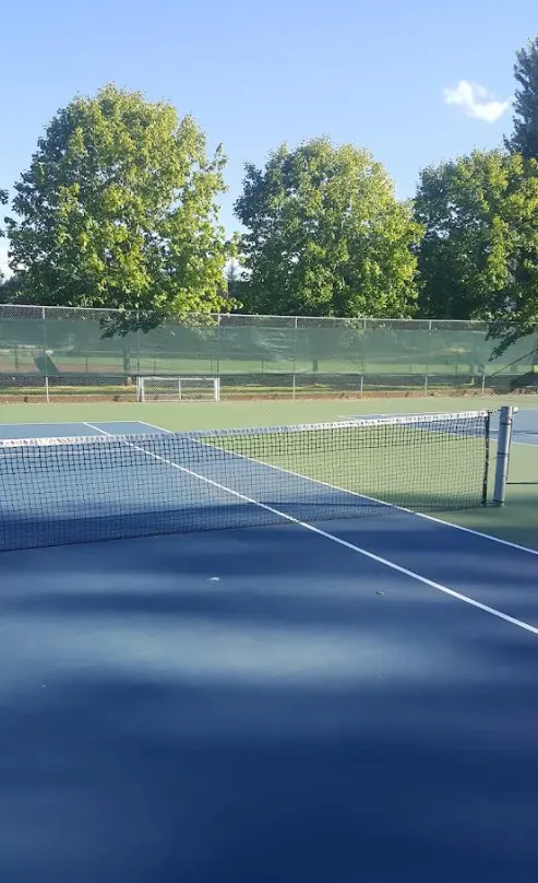 An Image of Tennis Courts at Arrowsmith Tennis Club in Parksville