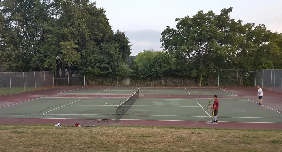 An Image of Tennis Courts at AG Bridge Park in Niagara Falls