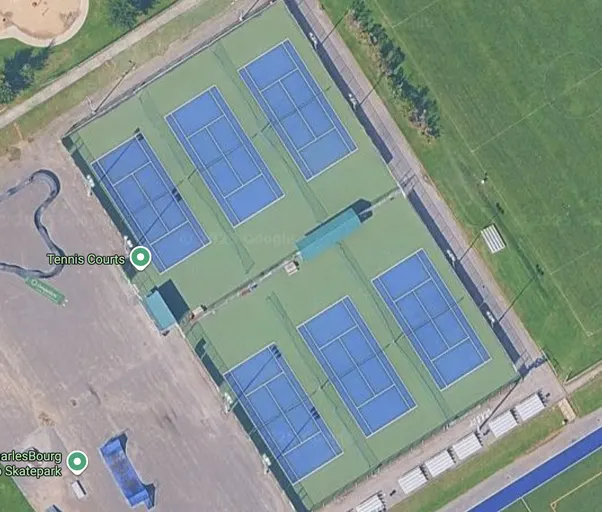 An Image of Tennis Courts at Arpidrome Charlesbourg in QuΓ©bec City