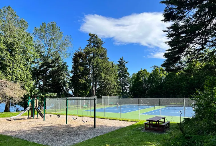An Image of Tennis Courts at Barnard Park in Victoria