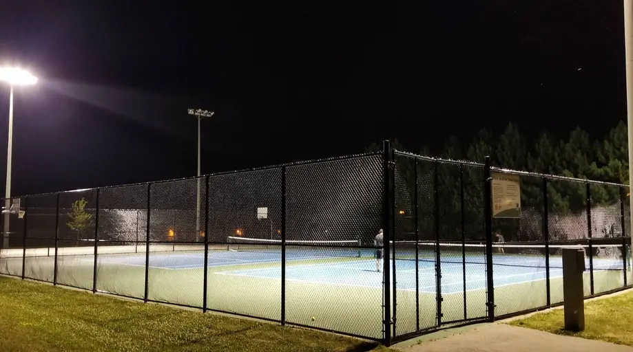 An Image of Tennis Courts at Bronte Meadows Park in Milton