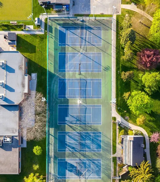 An Image of Tennis Courts at Burlington Tennis Club in Burlington