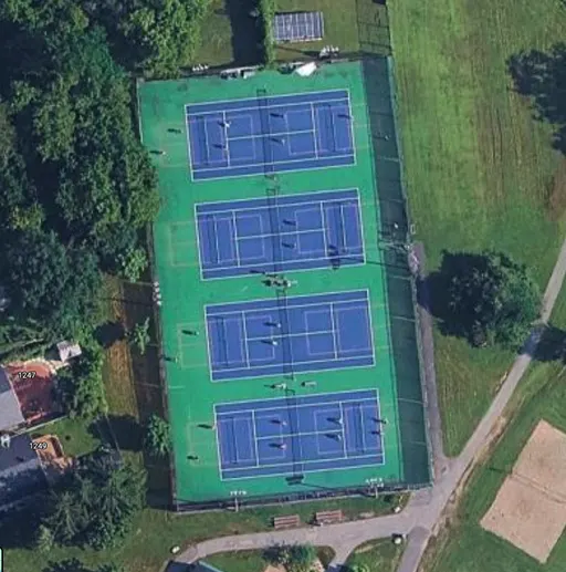 An Image of Club de Tennis Orleans Tennis Club in Ottawa
