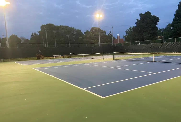 An Image of Tennis Courts at Chatham Tennis Club in Chatham