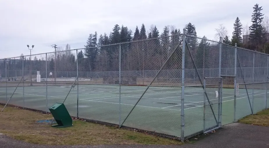 An Image of Tennis Courts at Casa Loma Lakeshore Resort in West Kelowna