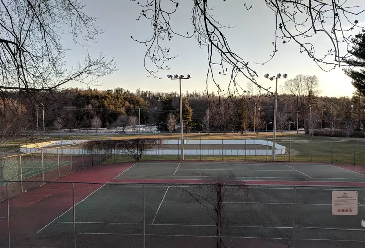 An Image of Tennis Courts at Collège Saint-Alexandre de Gatineau in Gatineau