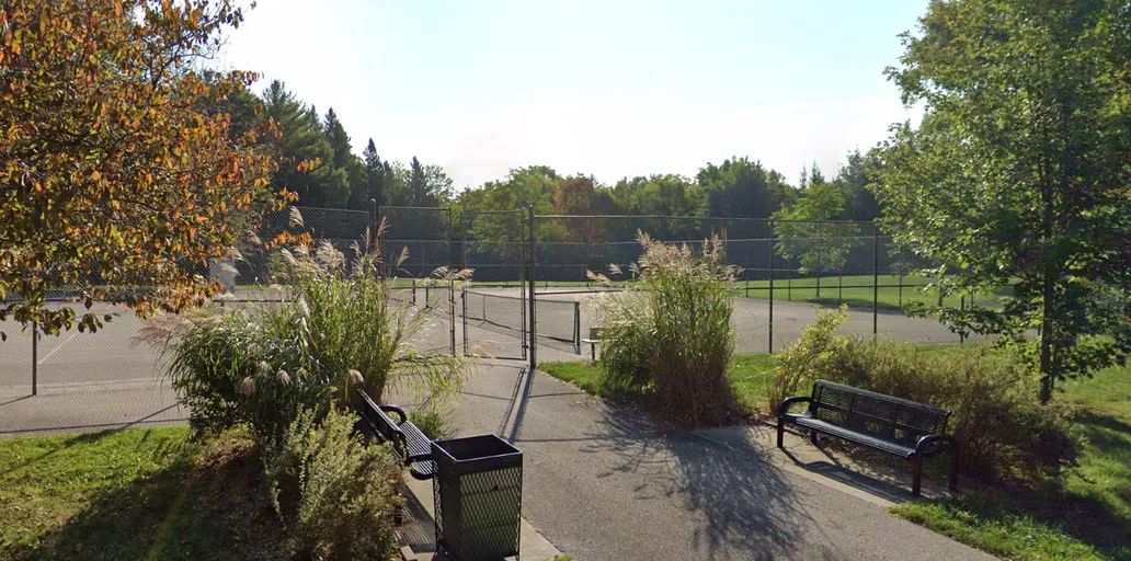 An Image of Tennis Courts at D’Hilliers Public Tennis Court in Whitby