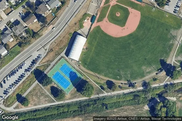 An Image of Tennis Courts at Delair Park in Abbotsford