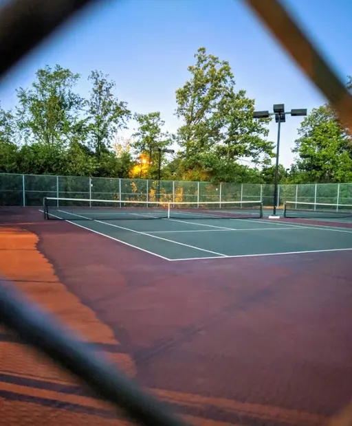 An Image of Tennis Courts at Deer Run Tennis Club in Mississauga