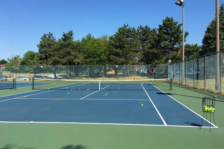 An Image of Tennis Courts at Iroquois Tennis Club in Toronto