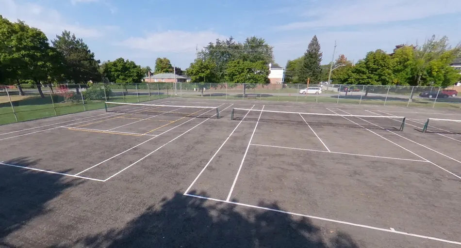 An Image of Tennis Courts at Hopedale Park in Oakville