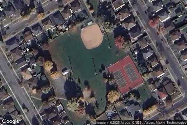 An Image of Tennis Courts at Kinsmen Park in Cornwall