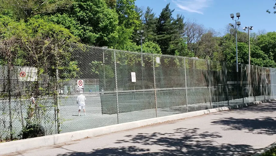 An Image of Tennis Courts at Lawrence Park Tennis Club in Toronto
