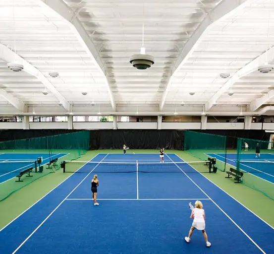 An Image of Tennis Courts at Midtown Le Sporting Club Sanctuaire in Montreal