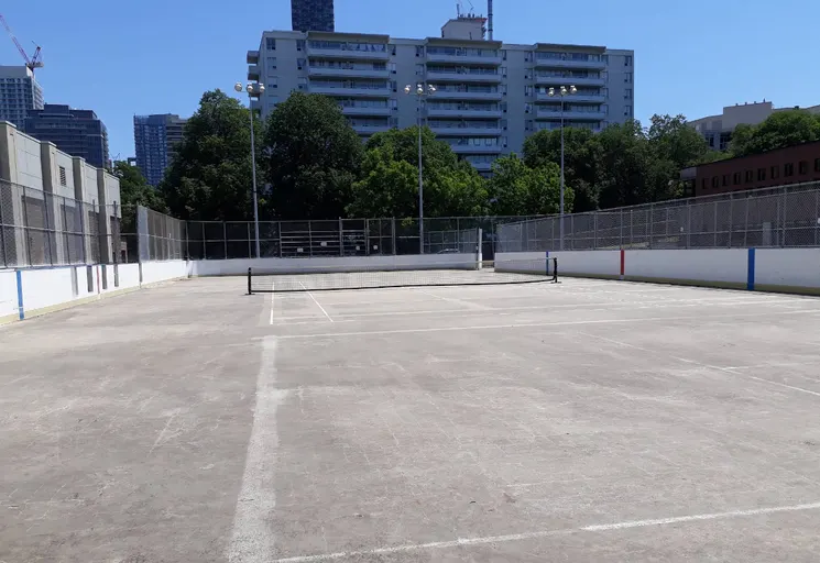 An Image of Tennis Courts at North Toronto Memorial Community Centre in Toronto