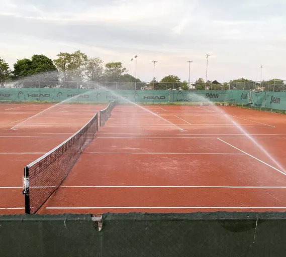 An Image of Tennis Courts at Parkside Tennis Club in Windsor