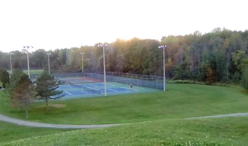 An Image of Tennis Courts at Perth Tay Tennis Club in Perth