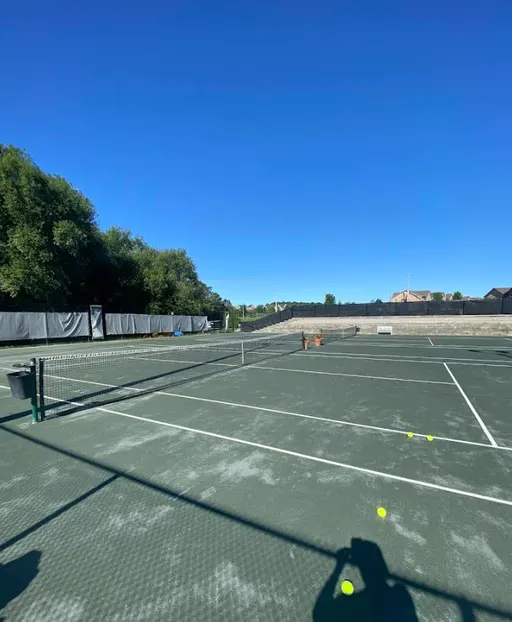An Image of Tennis Courts at Richmond Hill Country Club in Richmond Hill