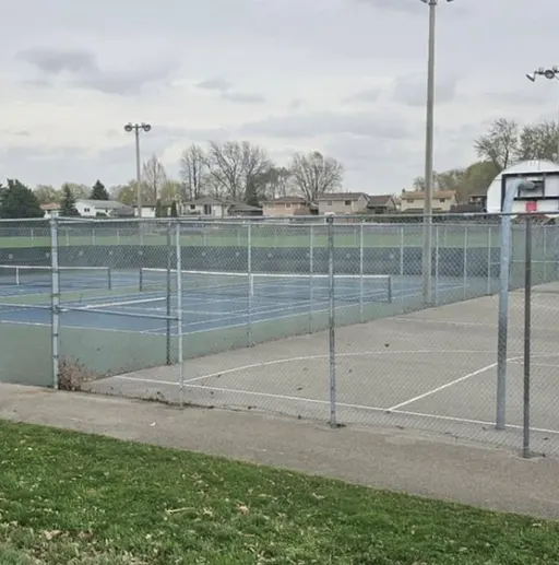 An Image of Tennis Courts at Sir Allan MacNab Recreation Centre in Hamilton