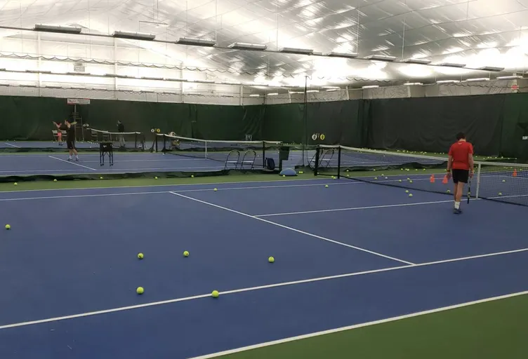 An Image of Tennis Courts at Tennis Outaouais Performance in Gatineau