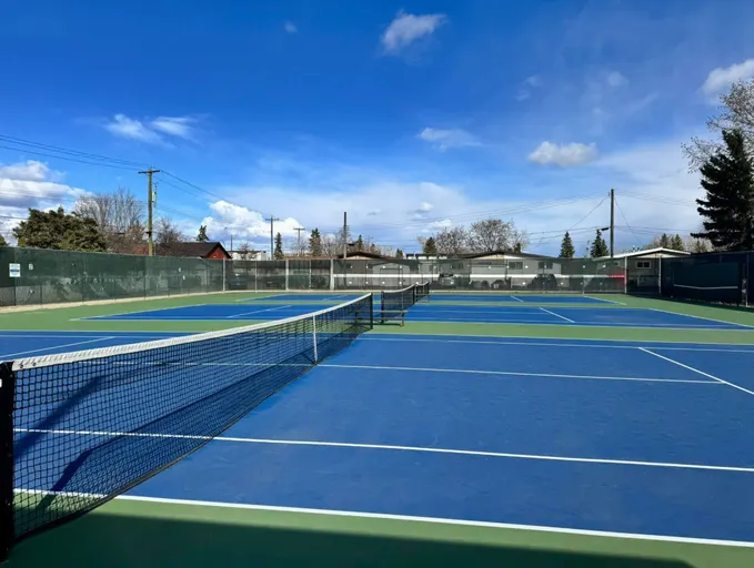 An Image of Tennis Courts at Grande Prairie Tennis Club in Grande Prairie