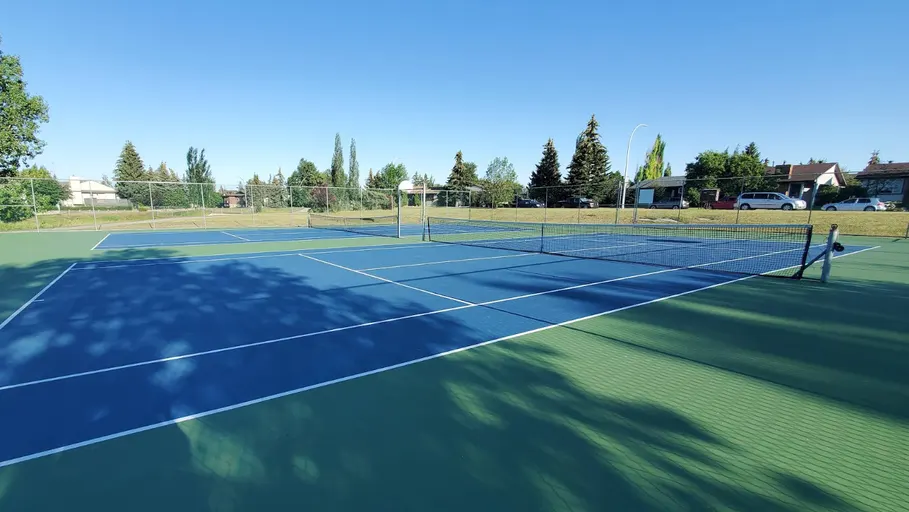 An Image of Tennis Courts at Summerhill in Airdrie