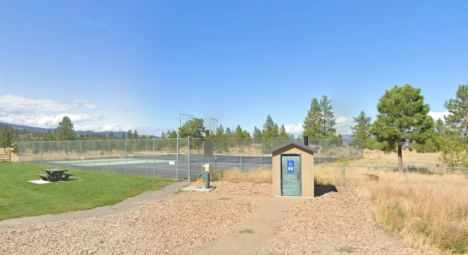An Image of Tennis Courts at Rose Hill Park in Kamloops