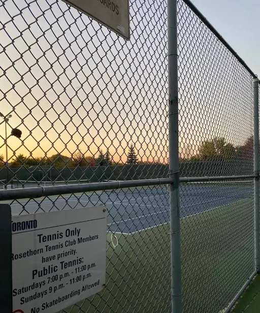 An Image of Tennis Courts at Rosethorn Tennis Club in Etobicoke