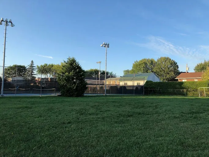 An Image of Tennis Courts at Parc du Carré-Versailles in Victoriaville