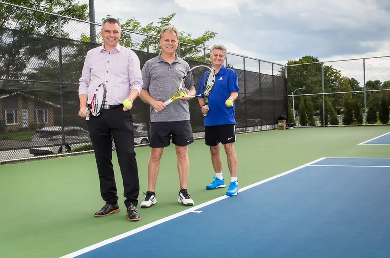 An Image of Tennis Courts at Parc Mgr-Milot in Victoriaville