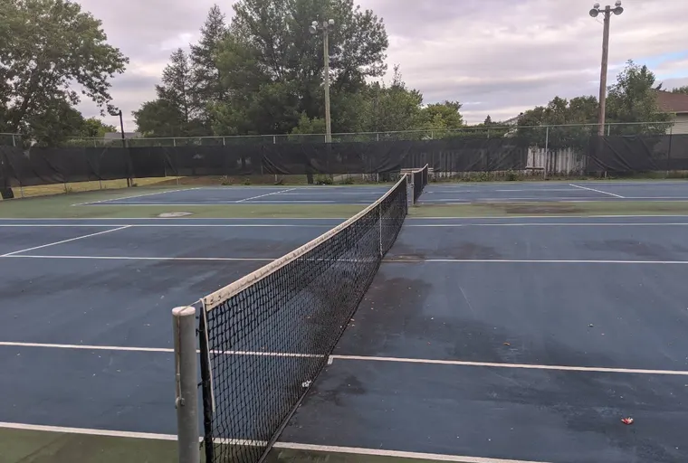 An Image of Tennis Courts at Parc De la Seignerie in Vaudreuil-Dorion