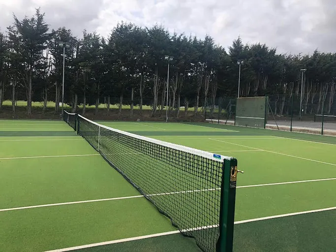An Image of Tennis Courts at Uxbridge Tennis Club in Uxbridge