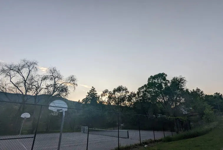 An Image of Tennis Courts at Mariposa Park in Penticton