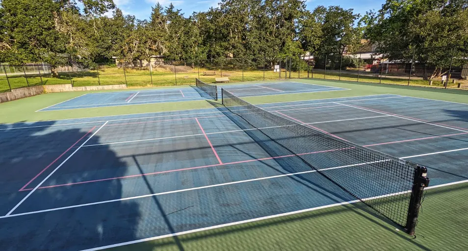 An Image of Tennis Courts at Rosedale Park in Victoria