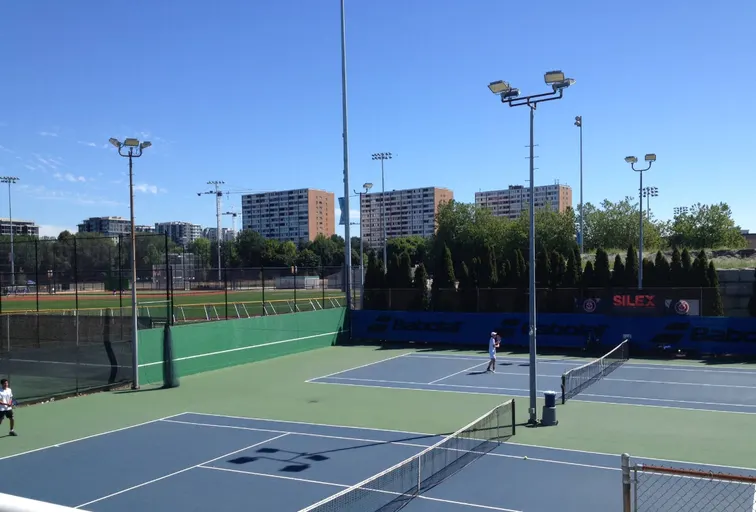 An Image of Tennis Courts at Richmond Tennis Club in Richmond