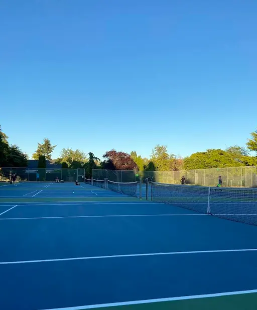 An Image of Tennis Courts at Oaklands Park in Victoria