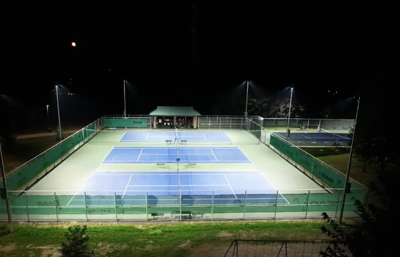 An Image of Tennis Courts at Tecumseh Tennis Club in Mississauga