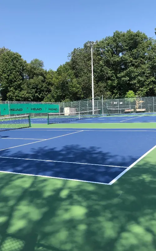 An Image of Tennis Courts at Newtonbrook Tennis Club in North York