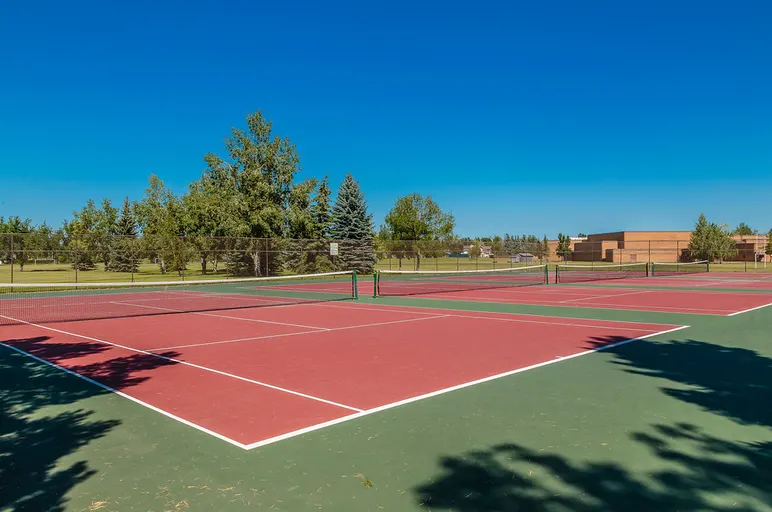 An Image of Tennis Courts at W.J.L. Harvey - South in Saskatoon