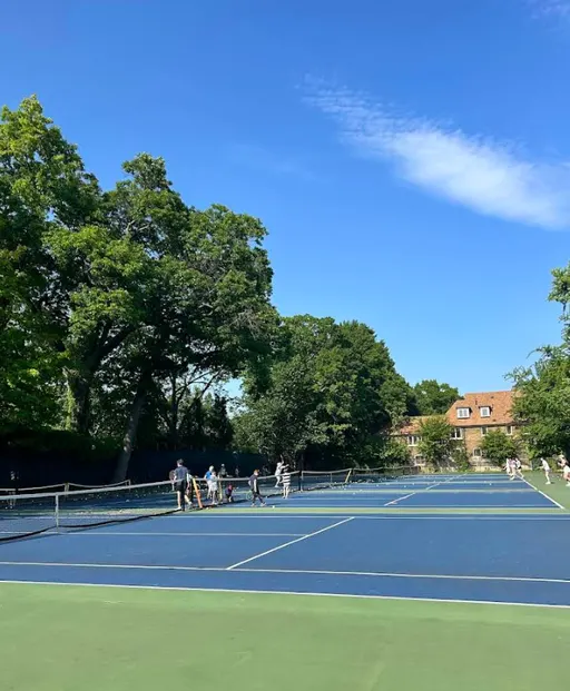 An Image of Tennis Courts at Rosedale Tennis Club in Toronto