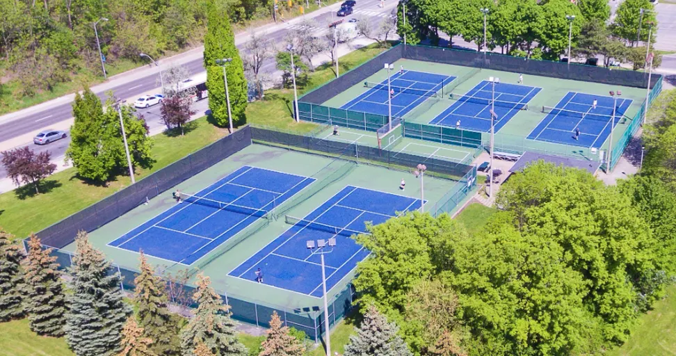 An Image of Tennis Courts at Valley Tennis Club in Toronto