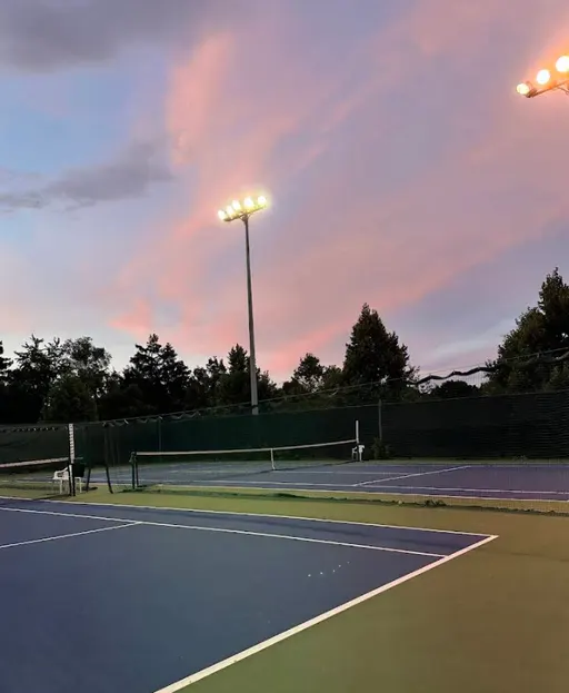 An Image of Tennis Courts at Tournament Park Tennis Club in Toronto