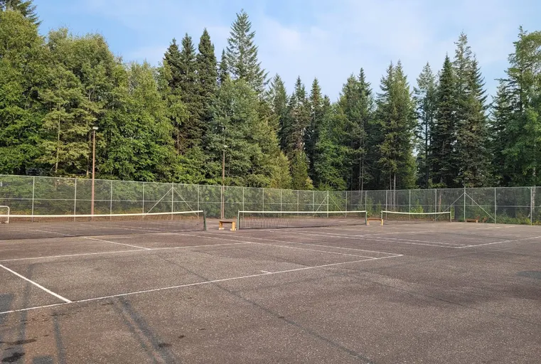 An Image of Tennis Courts at Ridgeview Park in Prince George