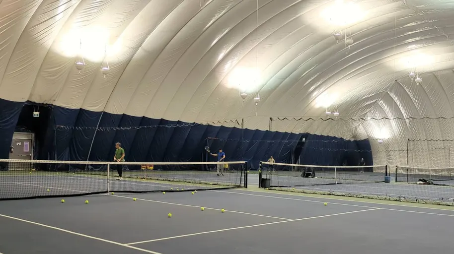 An Image of Tennis Courts at Thornhill Park Tennis Club in Thornhill