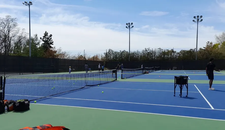 An Image of Tennis Courts at Richmond Hill Lawn Tennis Club in Richmond Hill
