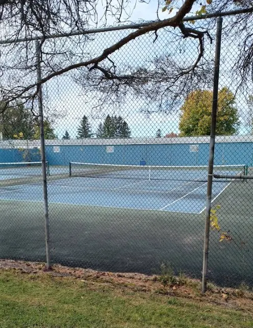 An Image of Tennis Courts at Wilfred Murray Park Kennedy Arena in Ottawa