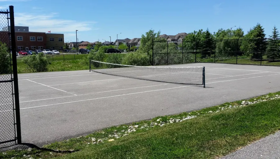 An Image of Tennis Courts at Oak Ridges Lions Park in Richmond Hill