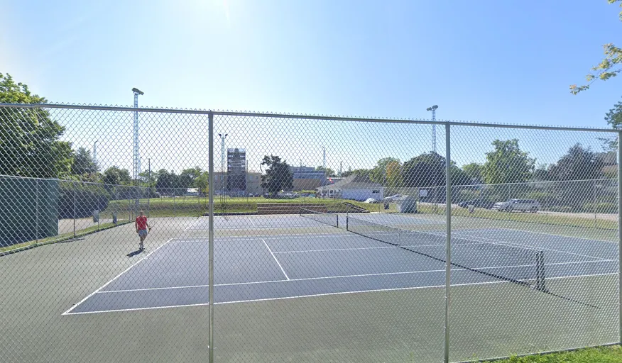 An Image of Tennis Courts at Southampton Tennis Club-Up Town in Southampton
