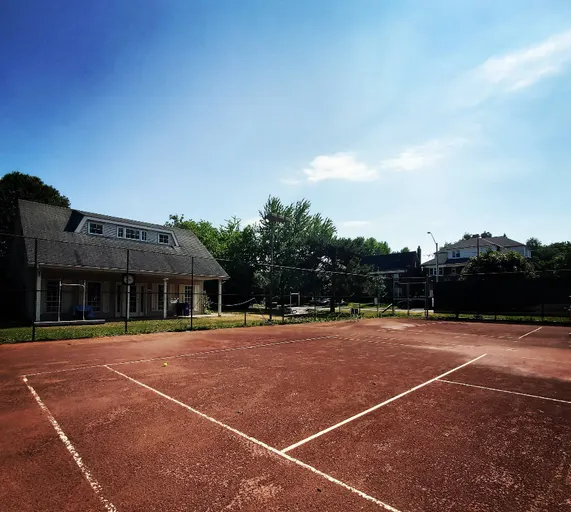 An Image of Tennis Courts at Mimico Tennis Club in Toronto