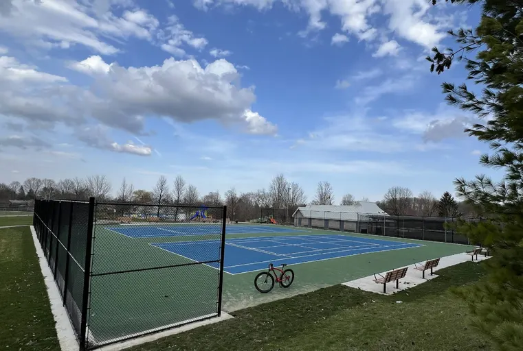 An Image of Tennis Courts at Oakridge Optimist Park in London